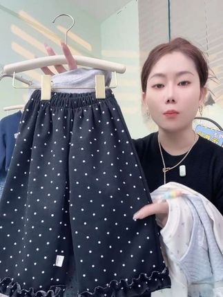 #高品质童装 #谁穿谁好看系列 #每日穿搭look #穿搭日常分享 #每日穿搭女装 好看的波点裤