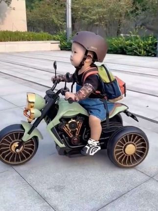 儿童电动摩托三轮车,1-5岁孩子宝宝礼物电瓶充电可坐人遥控玩具车#摩托骑行