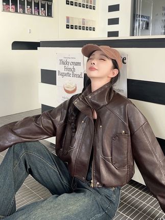 2025秋季新款甜酷辣妹明线口袋工装短外套夹克#高级感穿搭 #皮衣外套女 #爆款热卖中 #谁穿谁好看系列 #女装穿搭 @DOU+小助手 @DOU+上热门