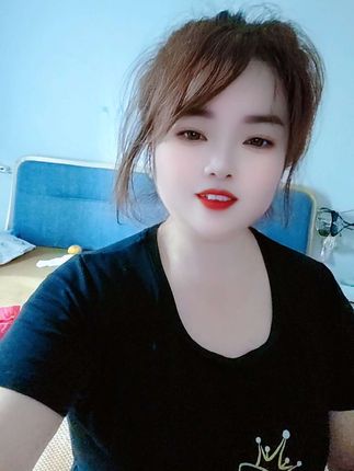 兄弟姐妹们,上午好我来了谢谢大家支持陪伴,永远爱你们呢,这是媳妇的好处。大家把媳妇当女儿呀!就是好婆婆。