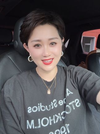 有时候不是不合群,而是一个人真的很舒服,不是没有与人相处的能力,而是因为没有与人逢场作戏的兴趣!#情感共鸣 #子韩 @抖音小助手