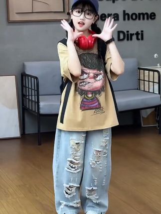 #潮童穿搭 #酷女孩穿搭 #女童穿搭 女童夏季新款潮酷时尚宽松哪吒短袖上衣休闲破洞撕裂牛仔裤套装