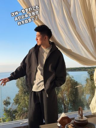这样一整套的卫衣 真的巨有氛围感 秋冬就靠它了#男友穿搭 #极简穿搭 #ootd穿搭