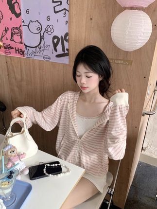 甜美蝴蝶结印花粉色条纹开衫外套女小个子上衣百搭时尚休闲设计感#设计感外套#条纹外套#甜美风外套#百搭外套#时尚外套