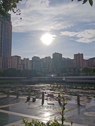 正是因为他对每个角色都有着这种精益求精的态度,所以想不成功都难!#肖战