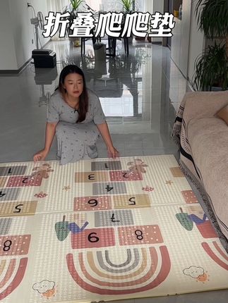 宝宝三个月后就不要老抱着准备一个爬爬垫学坐、学爬都比床更有支撑力一定要选择安全材质没有味道的这种可以折叠的就很方便#学爬行的小宝宝#学翻身 #人类幼崽 #宝宝爬爬垫