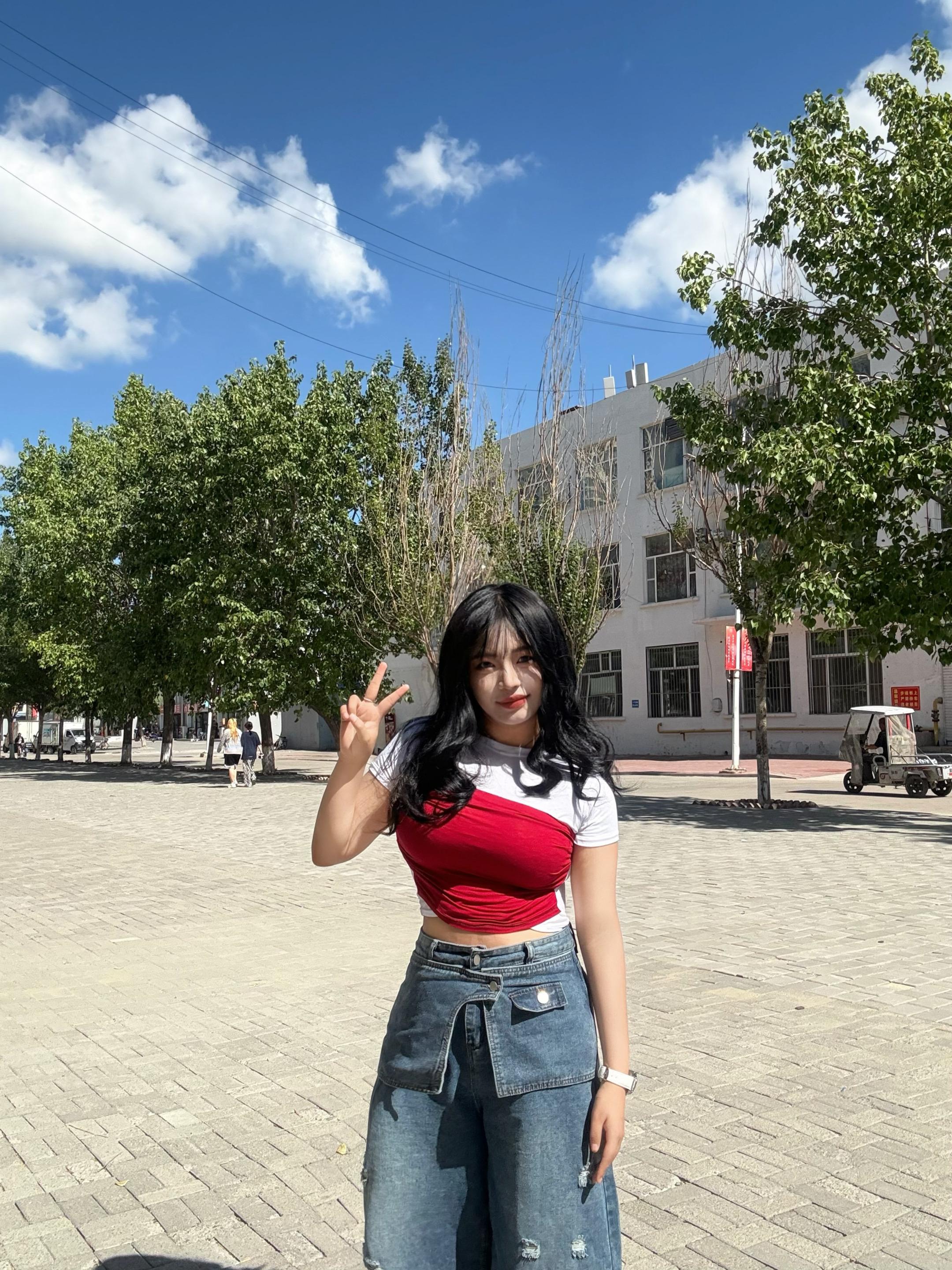 我会牵着你手同进退.#女大学生 #阳光是最好的滤镜 #夏天