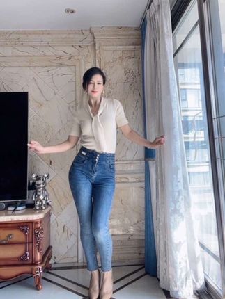 转了 #牛仔裤穿搭 #浅跳一下 #这谁能顶得住啊