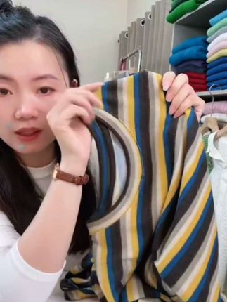七言家新品!#琥珀油画黄条纹磨毛长袖@#强烈推荐 #面料柔软舒适 #完美搭配 #新款