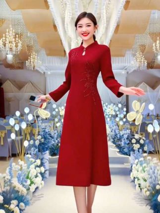 加绒喜婆婆红色旗袍连衣裙秋冬妈妈装婚宴礼服中长款修身加厚长裙#旗袍连衣裙 #每日时尚穿搭 #传统服饰