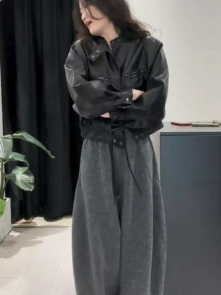 秋季时尚一整套女装韩版洋气宽松皮外套高腰休闲裤两件套#高级感穿搭 #休闲减龄穿搭