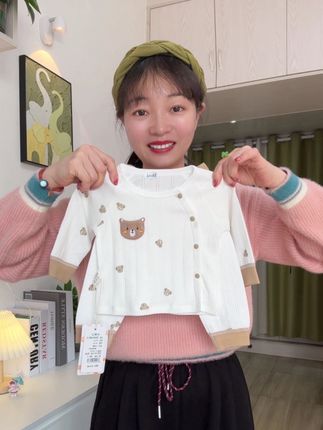 巨巨巨高品质!免脱裤子更换纸尿裤,A类100棉的面料软软绵绵的亲肤又透气!里外都是无骨缝制的,做工品质超精细,才这个价格闭眼入#高品质童装 #秋衣秋裤 #早秋新款 #超便宜超划算 #巨量千川