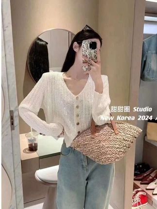 小香风轻奢亮片针织开衫女亮闪闪V领薄毛衣外套长袖早春chic上衣 #针织开衫穿搭 #小香风穿搭 #v领上衣 #轻奢女装 #好物推荐🔥