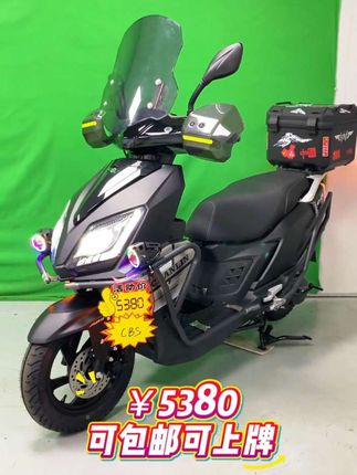 车上的装备都是随车赠送~#摩托车 #踏板摩托车 #骑行 #代步车