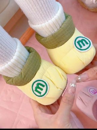 #dou上热门 天冷了,婆婆提前给 宝宝准备了这个棉鞋,保护小脚不着凉,保暖好穿 还不掉跟#宝宝鞋 #保暖又好看#母婴好物