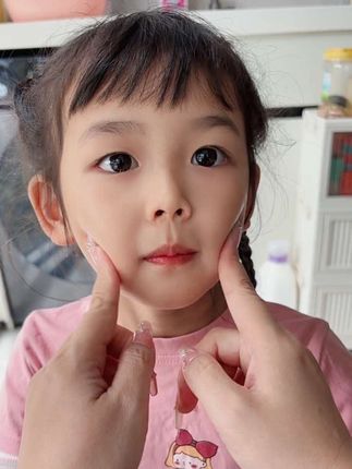 秋冬天气干燥,宝宝的小脸更需要好好呵护,#神奇兔 秋冬面霜组合,滋润保湿加舒缓,秋冬再也不怕小脸又红又皴了#儿童面霜 #宝宝面霜