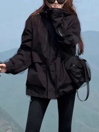 #户外穿搭 #冲锋衣 #户外服装 #酷女孩穿搭 #个性穿搭