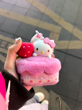 我在等你的出现#hellokitty #挂饰挂件 #挂件