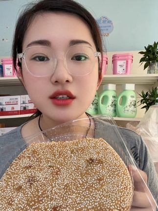 #手工月饼新鲜出炉  好吃里很,家人们拍着吃吧!包你满意👍