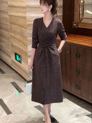 2025年新款秋冬时尚系带高级感气质小个子收腰修身长袖连衣裙女款#高级感穿搭 #新款连衣裙 #高端大气 #收腰连衣裙