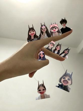蓝仁在手指上p图教程 #蓝仁在手指上 蓝仁特效多人合照素材 蓝仁特效多人合照借图 蓝仁在手指上教程 蓝仁在手机上图片 蓝仁在手指上怎么p 蓝仁p图素材多人 蓝仁多人合照 #蓝仁p图教程 #醒图焚决的神 #醒门永存 #人类对醒图的开发不足百分之一