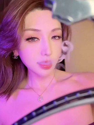 我知道我很妩媚 所以能待在我身边吗 #有点上头 #变装 #眼镜控 #御姐风