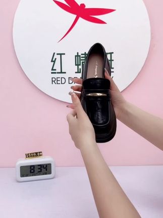红蜻蜓女士秋季高跟休闲百搭复古英伦风套脚圆头厚底时尚乐福鞋#时尚乐福鞋#时尚百搭乐福鞋#洋气时尚乐福鞋#时尚气质单鞋#时尚气质小皮鞋