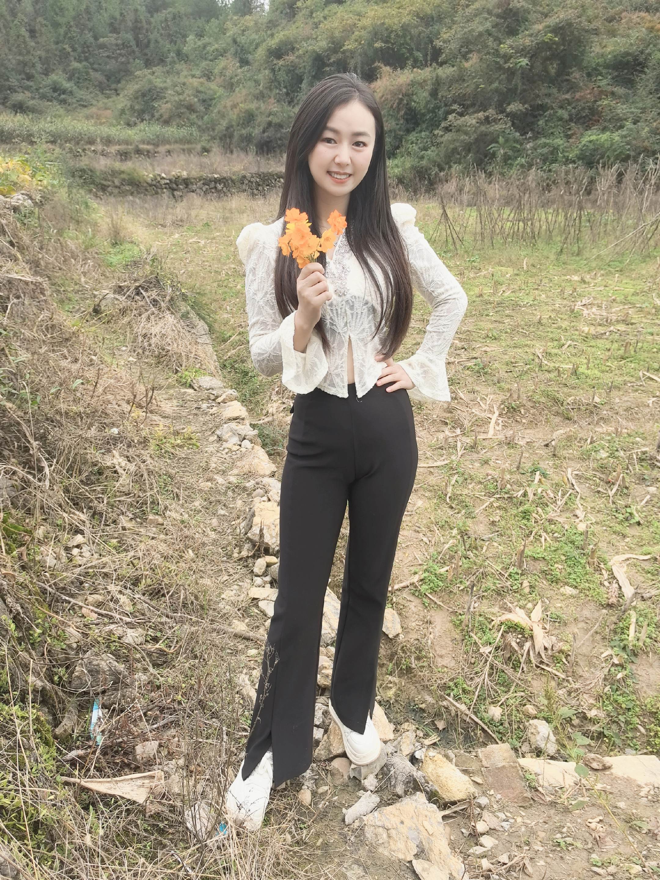 我就是个普普通通的四川女孩,如果你刷到我了,愿意和交个朋友吗?