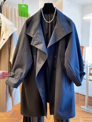 #优雅气质 #穿搭 #高级感穿搭 #气质范 #风衣外套 @抖音小助手 @抖加🔥上热门🔥dou+🔥热点宝 @DOU+上热门