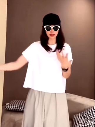 韩系单排扣小开衫圆领短袖T恤女夏季新款百搭上衣小衫潮#时尚洋气#遮肉显瘦 #休闲百搭#谁穿谁好看系列 @DOU+小助手