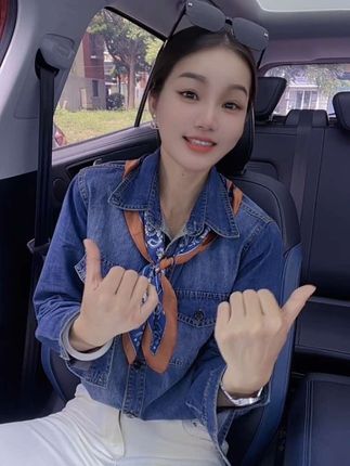 我讨厌自己四十多岁的人了,没车没房,没存款,还花钱如流水,没颜值,没身材,还打扮的像十八,一天到晚得瑟的和有几个亿一样 #气质穿搭 #日常通勤穿搭 #牛仔衣搭配 #谁穿谁好看#强烈推荐