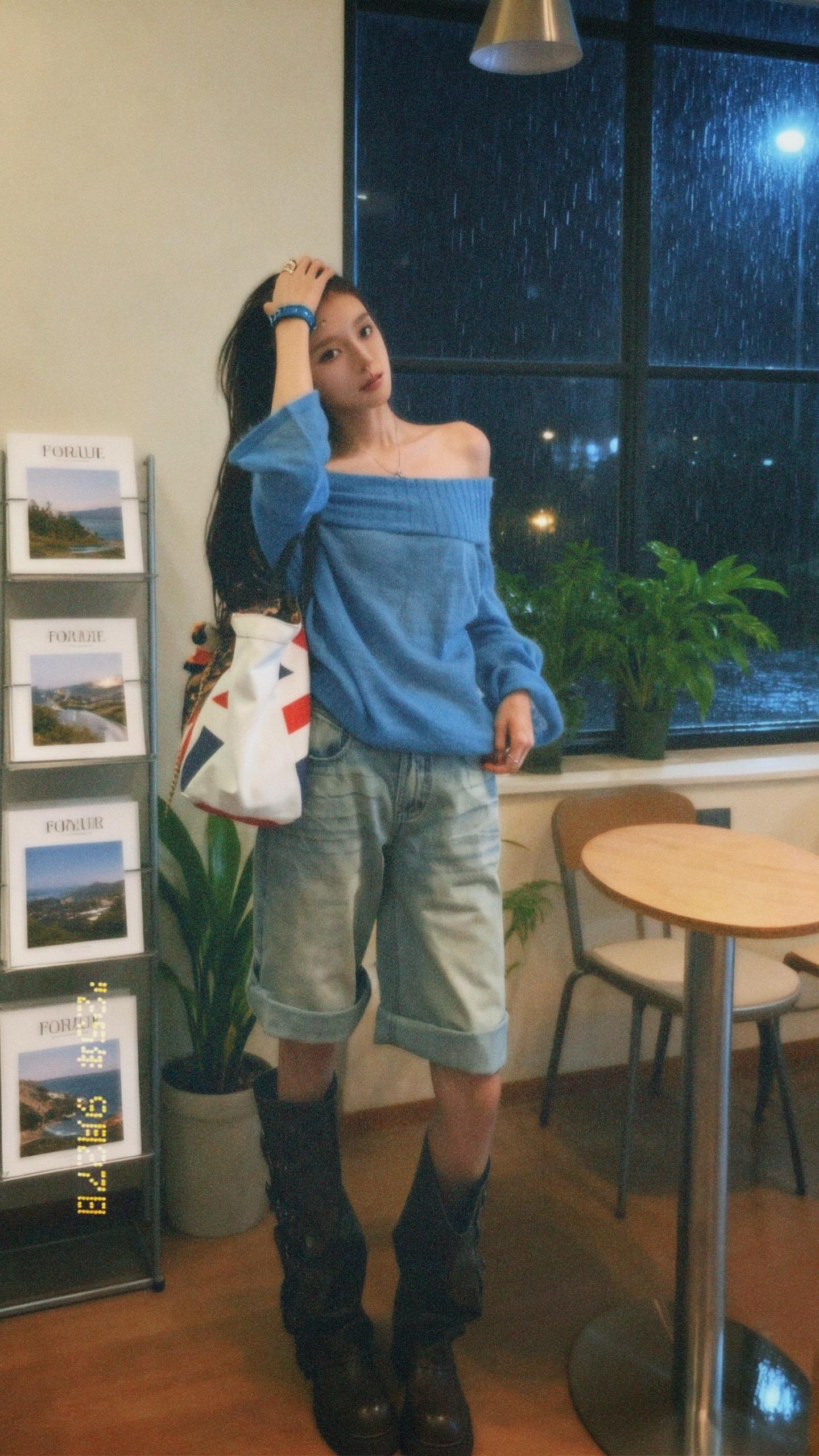 #穿搭中如何运用色彩美学 #轻松拿捏酷飒感的拽姐穿搭 #秋冬韩系氛围感穿搭公式 #这个秋天我一定要穿出个人样 #谁的衣柜没件针织衫