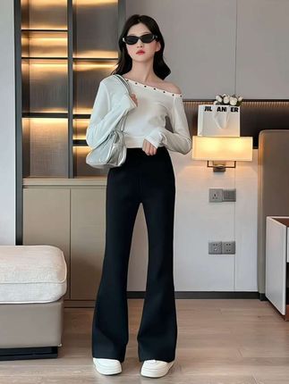 #穿搭 #微喇裤#喇叭裤#运动裤