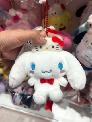HelloKitty 50周年限定挂件也太可爱了!!好朋友 我们一人一个叭 #hellokitty #hellokitty50周年 #挂件 #三丽鸥