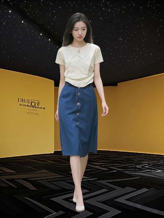 夏季微胖mm大码女装新款短袖t恤修身显瘦圆领上衣#引领时尚潮流 #高端大气 ##气质女神穿搭 #轻奢女装 #这也太好看了