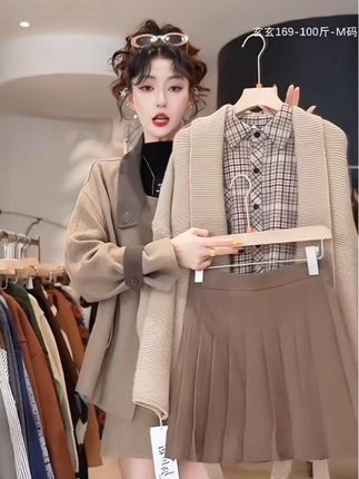 #秋冬穿搭新鲜感在线 秋季穿搭一整套女2025新款韩系气质显瘦衬衫针织开衫短裙三件套装#谁穿谁好看系列 #减龄穿搭 #气质这一块拿捏死死的 #三件套穿搭