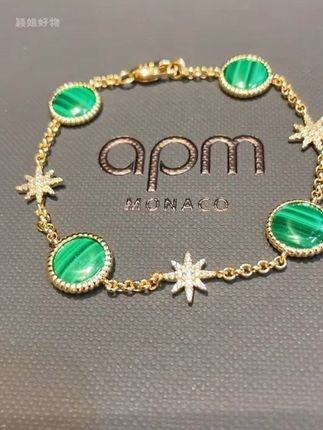 💫被APM这款孔雀石八芒星手链美到失语!翠绿孔雀石和闪钻星芒碰撞,金链精致又不失气质,日常搭裙子或通勤装都很绝,戴上就是氛围感女神,谁能不爱这种轻奢感#时尚饰品 #珠宝首饰 #配饰的重要性 #手链控 #饰品分享