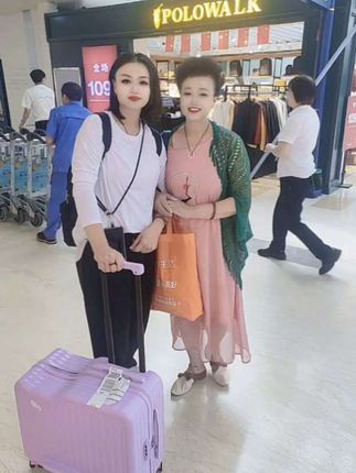 中秋快乐!机场接姑娘喽@抖音小助手