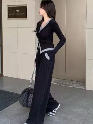 秋季休闲时尚假两件设计显瘦上衣+高腰显瘦阔腿裤两件套套装#显瘦搭配 #梨形身材穿搭 #今日穿搭 #高级感穿搭 #完美搭配