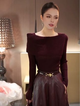 #方领斗篷针织上衣 #高级感穿搭 #穿搭女神范 #高贵优雅 #精致穿搭