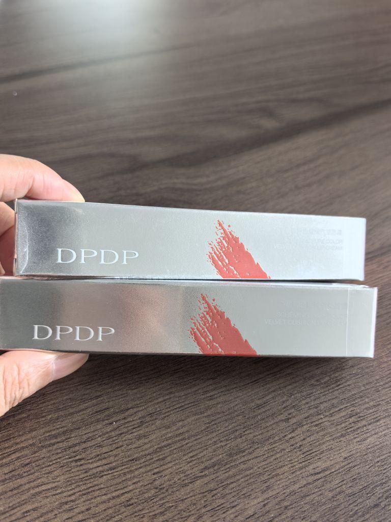颜色色号:02,06 滋润性:不干不起皮, 上嘴效果:颜色是我想要的,喜欢 是否粘杯:轻微的,不妨碍 持妆情况:至少半天 包装外观:包装很好,而且刷头用起来非常方便#我在抖音买买买
