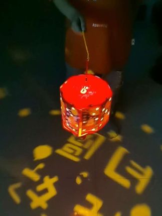 中秋提灯夜,古风发光投影灯笼点亮,夜晚快和小朋友做起来吧这个节日氛围感直接拉满#中秋灯笼 #中秋花灯 #中秋手工 #中秋节 #中秋手工灯笼