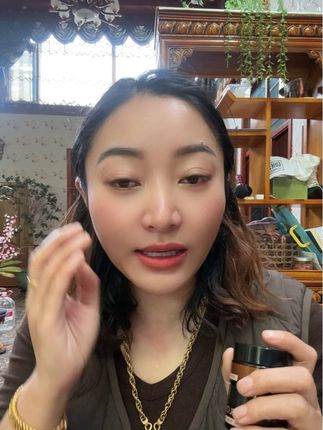 价格低成分好,第一个成分就是玫瑰,99.9三瓶包邮,全脸可擦,唯一缺点不发邮政,其余的七天无理由,运费险,过敏包退#下方小黄车下单