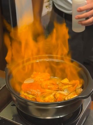 幸福就是这一锅现炒海鲜砂锅粥 #砂锅粥 #美食 #寻味烟火气 #交出你的宝藏烟火小店 #用烟火小店打开中国美食地图