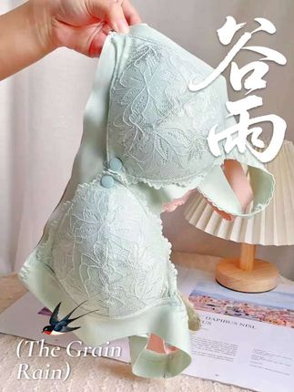 怀孕后胸胀的好疼,好不舒服啊!一定要及时更换专业孕妇内衣,我选的是十月皇后的,它家的颜值高,品质好,价格还很实惠,超适合我们孕期敏感脆弱的姐妹们。它采用科学立体的版型设计,能很好的承托起我们的胸部,而且它的面料亲肤柔软,穿上非常舒服,姐妹们赶紧入手吧!#聚拢神器 #超漂亮文胸 #舒适文胸 #文胸 #性感文胸