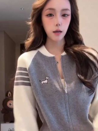 小米17系列定价正式公布,小米17标准版4499元起售,小米17Pro4999元起售,小米17 Pro Max5999元起售。#小米17 #雷军年度演讲 #小米17价格