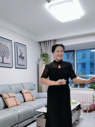 亲爱的家人们8点直播间不见不散,#居家锻炼 #活动筋骨