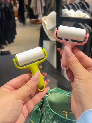 不想当行走的蒲公英,那这个便携迷你粘毛器你一定要备着!#居家好物 #迷你粘毛器 #种草 #粘毛器