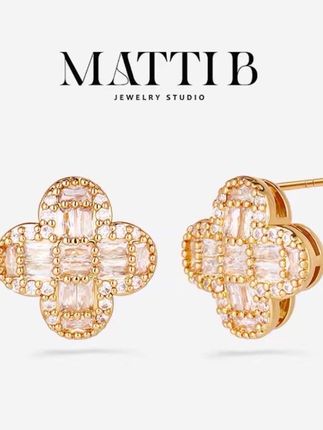 🥹🥹好美的四叶草耳钉,秋冬季戴简直不要太合适#耳钉 #耳饰 #饰品 #美出高级感 #种草