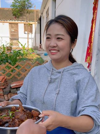 农村轩哥和小文